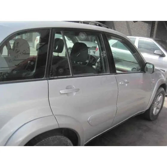 TOYOTA RAV 4 (A2) '2004 2.0 LUNA 4X4 (2003->) PLATA
