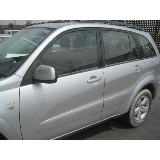 TOYOTA RAV 4 (A2) '2004 2.0 LUNA 4X4 (2003->) PLATA
