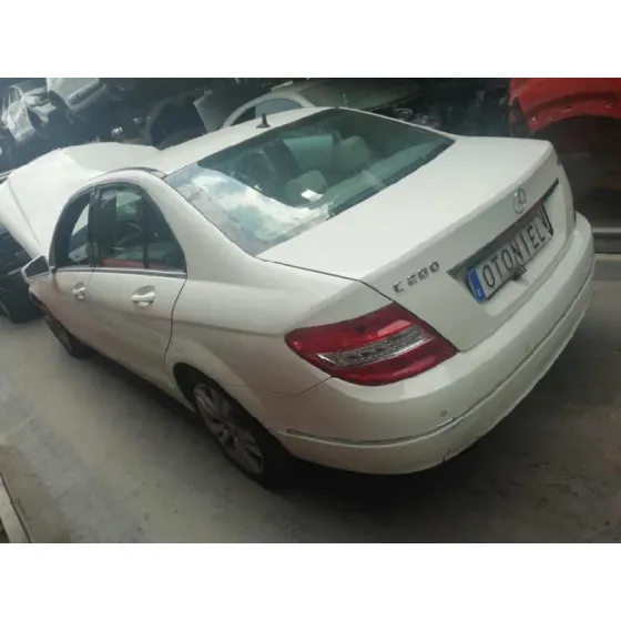 MERCEDES CLASE C (W204) BERLINA '2009 2.2 CDI CAT BLANCO