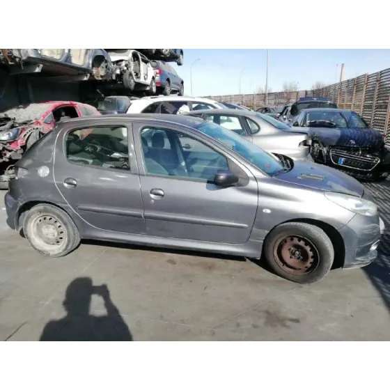 PEUGEOT 206+ '2010 BASICO GRIS