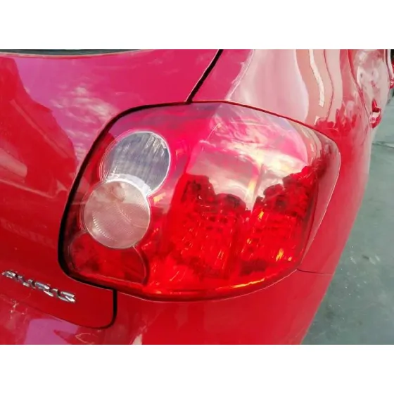TOYOTA AURIS '2007 1.4 16V CAT ROJO