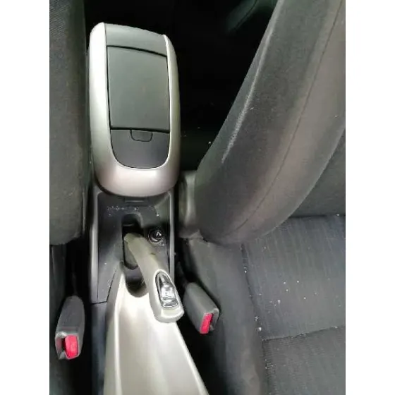 TOYOTA AURIS '2007 1.4 16V CAT ROJO