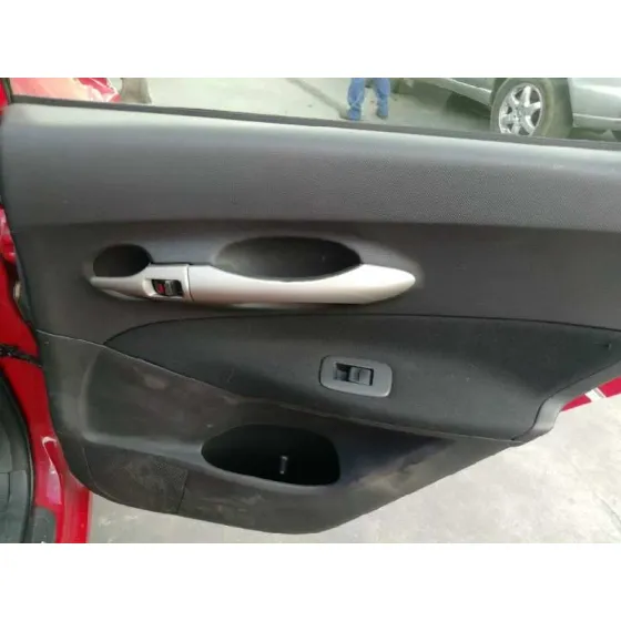 TOYOTA AURIS '2007 1.4 16V CAT ROJO