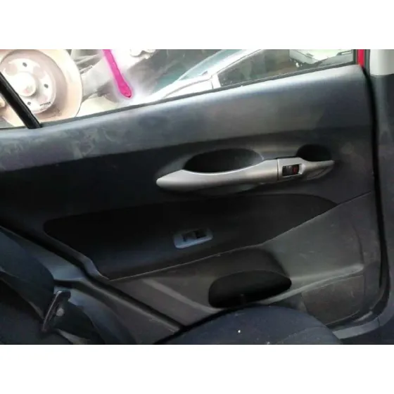 TOYOTA AURIS '2007 1.4 16V CAT ROJO