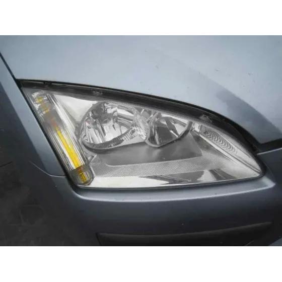 FORD FOCUS BERLINA (CAP) '2005 GHIA AZUL CLARO
