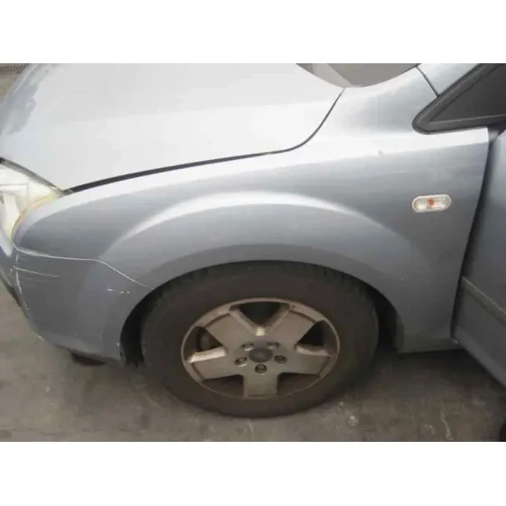 FORD FOCUS BERLINA (CAP) '2005 GHIA AZUL CLARO