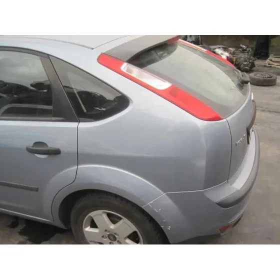 FORD FOCUS BERLINA (CAP) '2005 GHIA AZUL CLARO