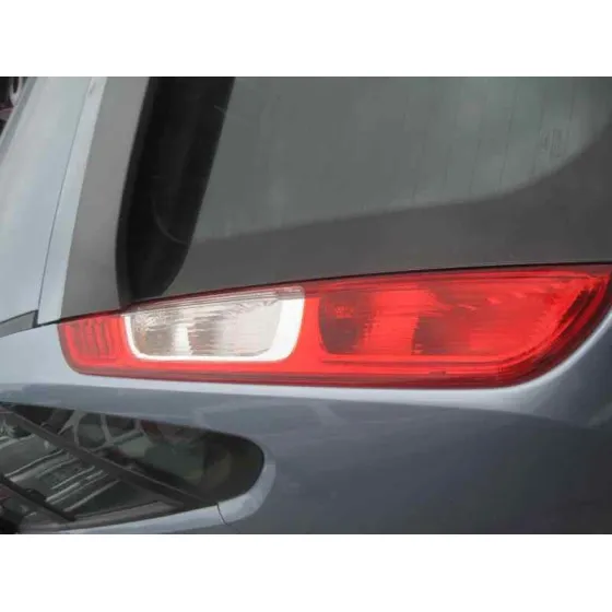 FORD FOCUS BERLINA (CAP) '2005 GHIA AZUL CLARO