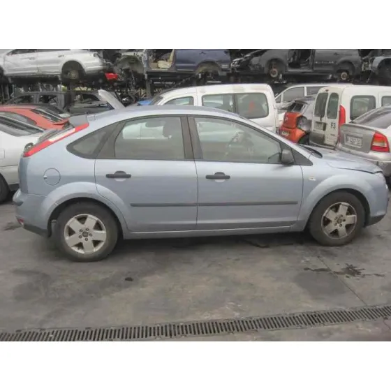 FORD FOCUS BERLINA (CAP) '2005 GHIA AZUL CLARO