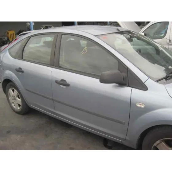 FORD FOCUS BERLINA (CAP) '2005 GHIA AZUL CLARO
