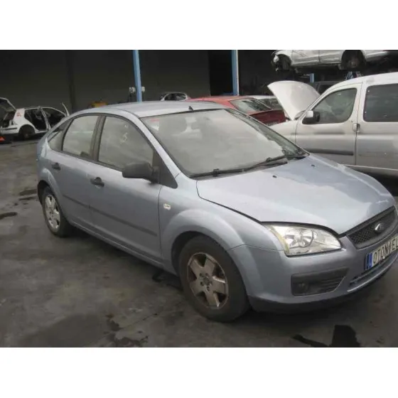 FORD FOCUS BERLINA (CAP) '2005 GHIA AZUL CLARO