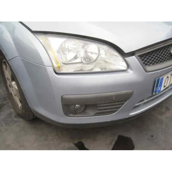 FORD FOCUS BERLINA (CAP) '2005 GHIA AZUL CLARO
