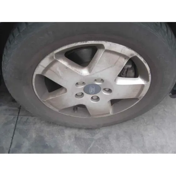 FORD FOCUS BERLINA (CAP) '2005 GHIA AZUL CLARO