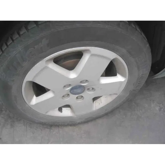 FORD FOCUS BERLINA (CAP) '2005 GHIA AZUL CLARO
