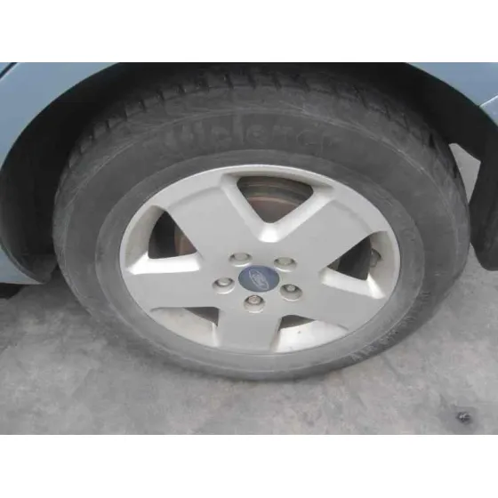 FORD FOCUS BERLINA (CAP) '2005 GHIA AZUL CLARO