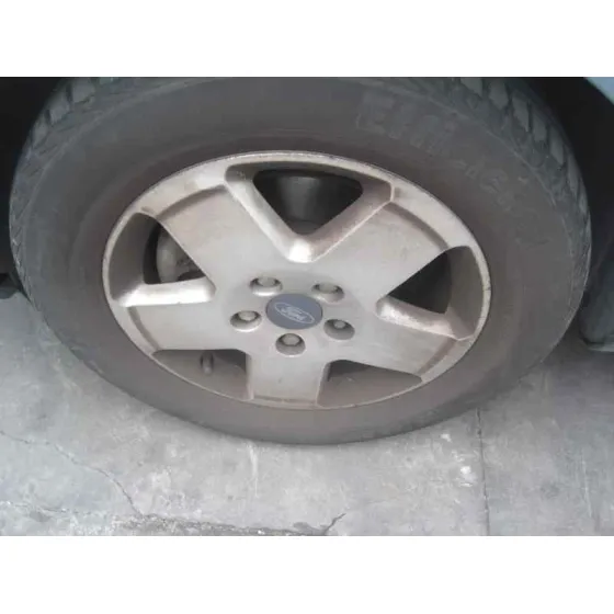 FORD FOCUS BERLINA (CAP) '2005 GHIA AZUL CLARO