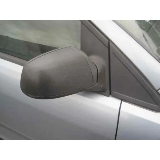 FORD FOCUS BERLINA (CAP) '2005 GHIA AZUL CLARO