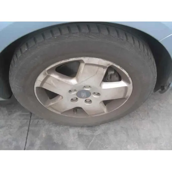FORD FOCUS BERLINA (CAP) '2005 GHIA AZUL CLARO
