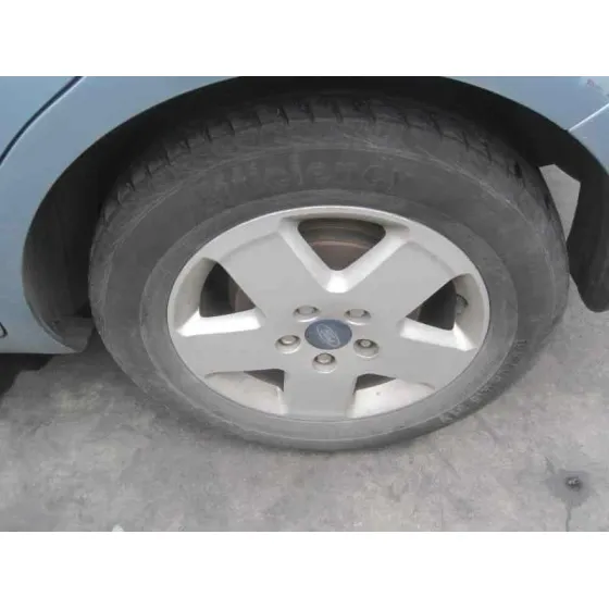 FORD FOCUS BERLINA (CAP) '2005 GHIA AZUL CLARO