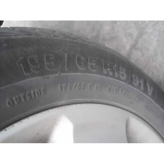 FORD FOCUS BERLINA (CAP) '2005 GHIA AZUL CLARO