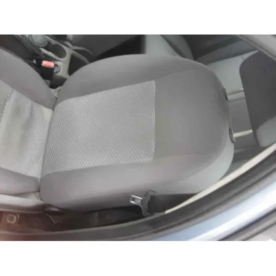 FORD FOCUS BERLINA (CAP) '2005 GHIA AZUL CLARO