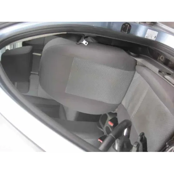 FORD FOCUS BERLINA (CAP) '2005 GHIA AZUL CLARO