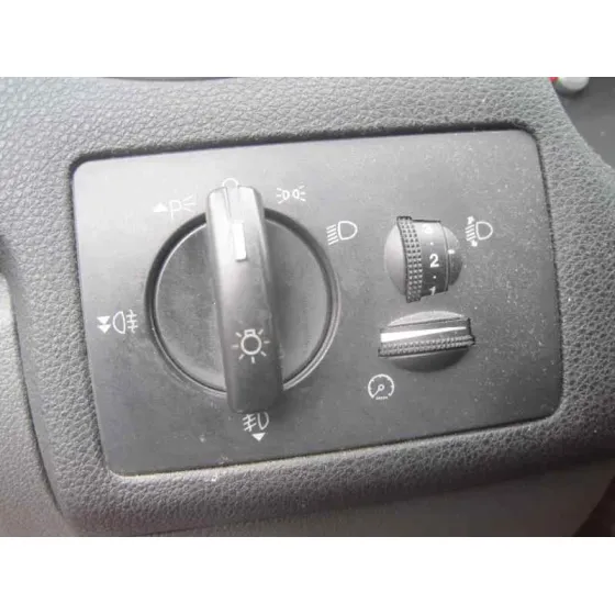 FORD FOCUS BERLINA (CAP) '2005 GHIA AZUL CLARO