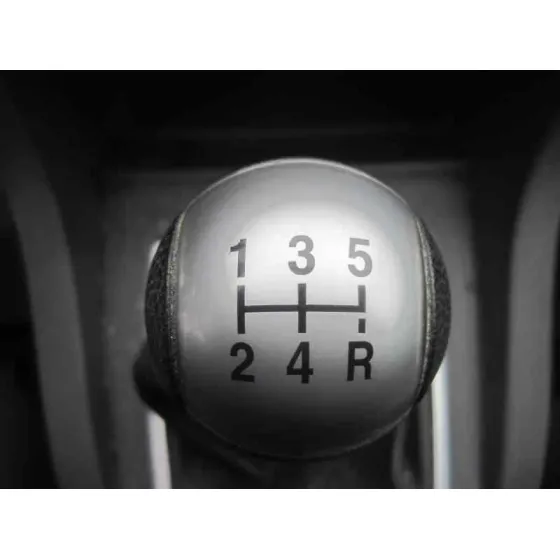 FORD FOCUS BERLINA (CAP) '2005 GHIA AZUL CLARO