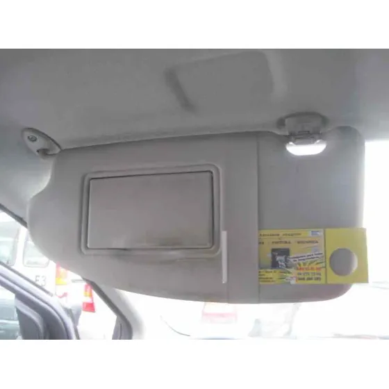 FORD FOCUS BERLINA (CAP) '2005 GHIA AZUL CLARO