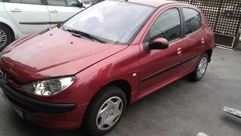 PEUGEOT 206 BERLINA PEUGEOT 206 BERLINA '2003 E-MUSIC GRANATE 2004