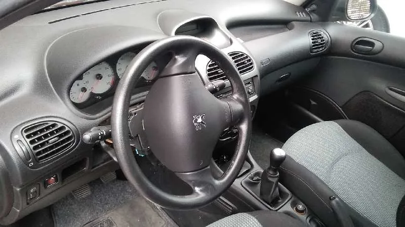 PEUGEOT 206 BERLINA PEUGEOT 206 BERLINA '2003 E-MUSIC GRANATE 2004