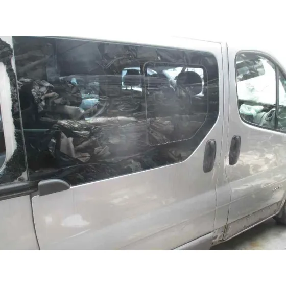 RENAULT TRAFIC COMBI (AB 4.01) '2004 9 - PLAZAS (L1H1) 2,9T COMBI CORTO PLATA