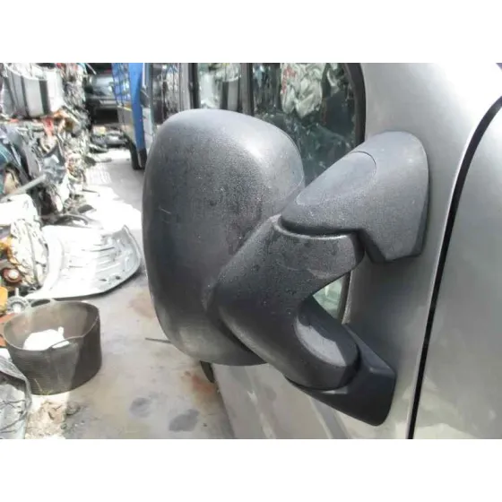 RENAULT TRAFIC COMBI (AB 4.01) '2004 9 - PLAZAS (L1H1) 2,9T COMBI CORTO PLATA