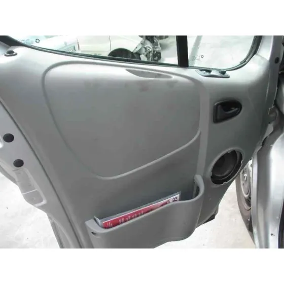 RENAULT TRAFIC COMBI (AB 4.01) '2004 9 - PLAZAS (L1H1) 2,9T COMBI CORTO PLATA