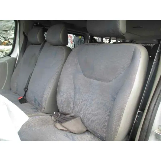 RENAULT TRAFIC COMBI (AB 4.01) '2004 9 - PLAZAS (L1H1) 2,9T COMBI CORTO PLATA