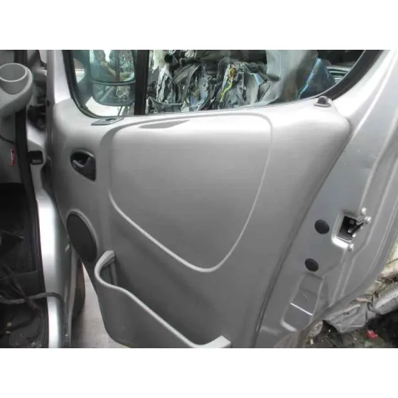 RENAULT TRAFIC COMBI (AB 4.01) '2004 9 - PLAZAS (L1H1) 2,9T COMBI CORTO PLATA
