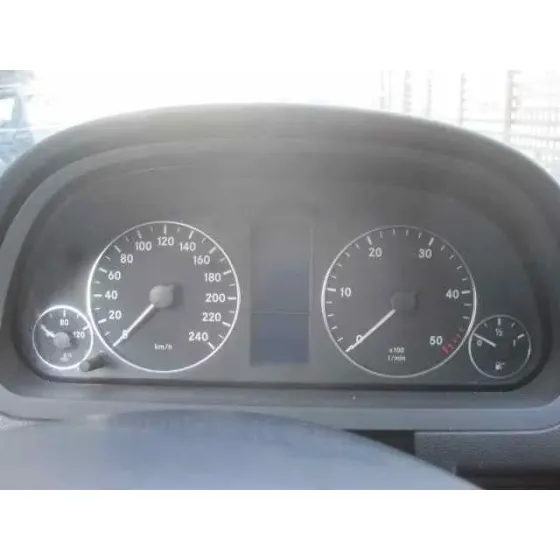 MERCEDES CLASE A (W169) '2005 A 180 CDI EXCLUSIVE EDITION (169.007) PLATA