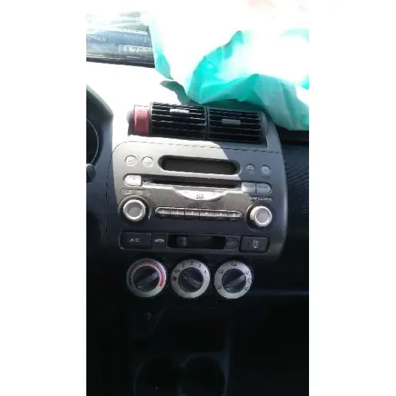 HONDA JAZZ (GD1/5) '2006 1.2 DRIVE ROJO
