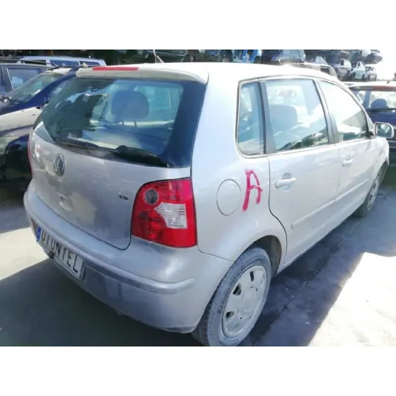 VOLKSWAGEN POLO (9N1) '2004 1.4 16V PLATA