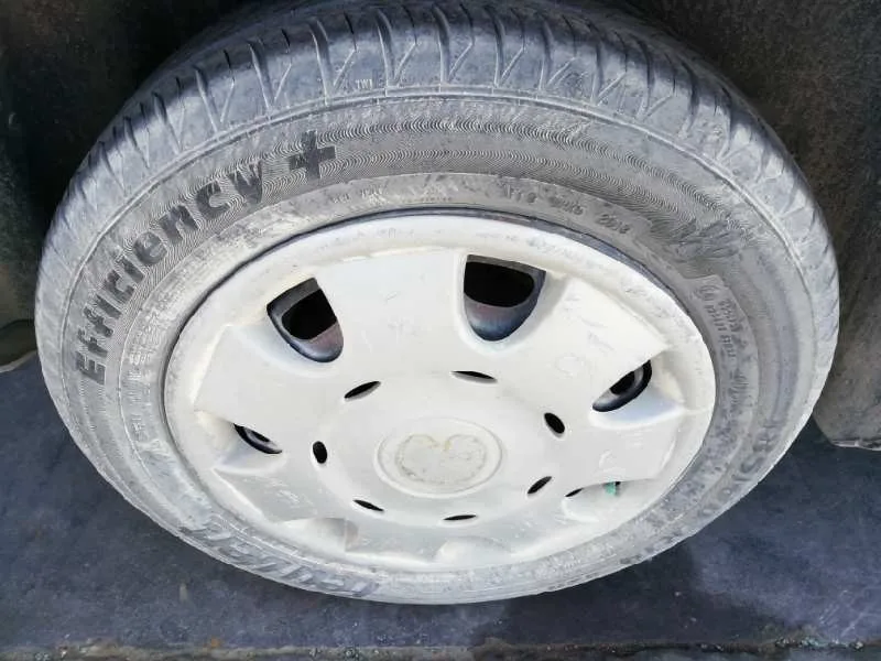 VOLKSWAGEN POLO (9N1) '2004 1.4 16V PLATA