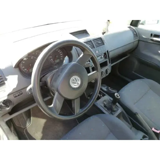 VOLKSWAGEN POLO (9N1) '2004 1.4 16V PLATA