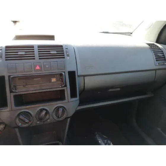 VOLKSWAGEN POLO (9N1) '2004 1.4 16V PLATA