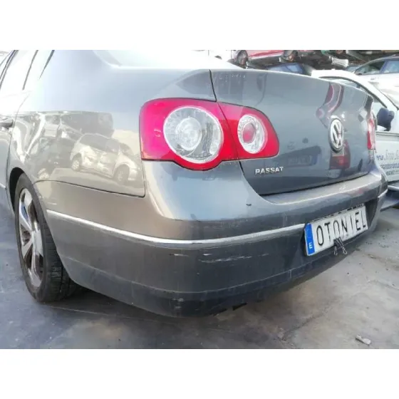 VOLKSWAGEN PASSAT BERLINA (3C2) '2006 ADVANCE GRIS PLATA
