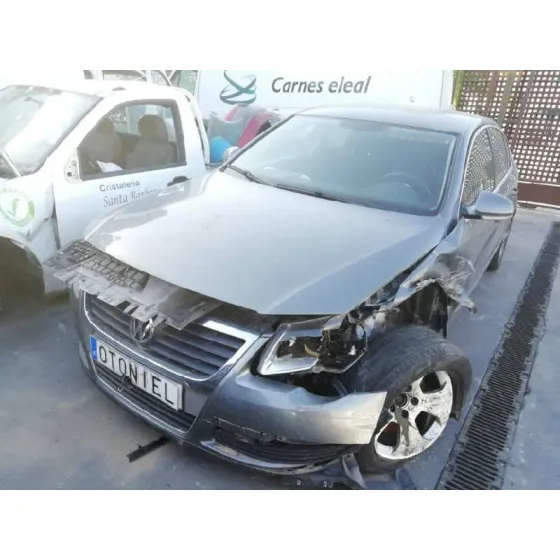 VOLKSWAGEN PASSAT BERLINA (3C2) '2006 ADVANCE GRIS PLATA