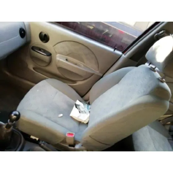 DAEWOO KALOS '2004 1.4 SE ROJO