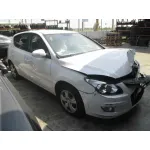 HYUNDAI I30 HYUNDAI I30 '2009 1.6 CRDI CAT BLANCO 2007