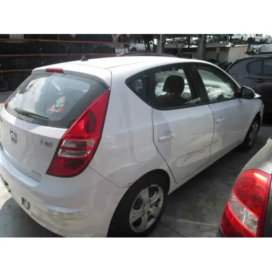 HYUNDAI I30 '2009 1.6 CRDI CAT BLANCO