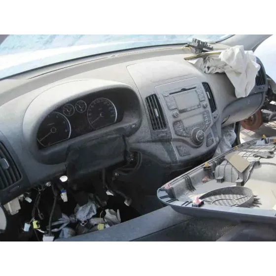 HYUNDAI I30 '2009 1.6 CRDI CAT BLANCO