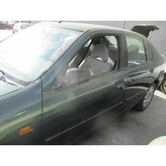 NISSAN PRIMERA BERLINA (P11) '2001 BASICO VERDE
