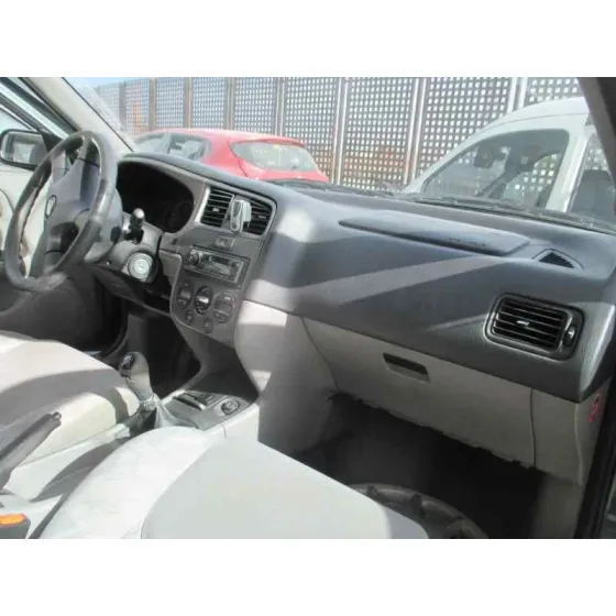 NISSAN PRIMERA BERLINA (P11) '2001 BASICO VERDE